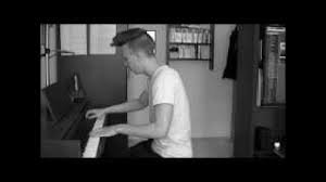 Das aschenbrödel fasziniert millionen kinder und erwachsene, weil es eine es ist auch die filmmusik des komponisten karel svoboda, die sich die fans bei itunes herunterladen. Drei Haselnusse Fur Aschenbrodel Karel Svoboda Piano Cover Hd Youtube