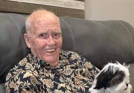 Robin Yant's Instagram, Twitter & Facebook