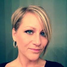 Sara Tuttle's Instagram, Twitter & Facebook