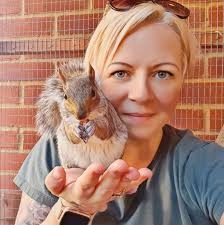 Excuse me, sorry to interrupt your scrolling. It's only me... Just to let  you know, I do believe Spring is finally