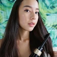 Though I love my hair curly, I like to dress it according to my mood!  Straight hair could look pretty slick too! Used the Pritech 4-in-1 styler  to curl, straighten whilst blow-dry