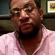 Colorado has hired Hall of Famer Marshall Faulk as its new running backs  coach 🦬