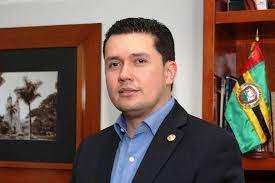 Según el, «estos ciudadanos los seleccionados para atender el proceso de las votaciones, efectuar los escrutinios y registrar los resultados de la mesa en los documentos electorales». Corte Suprema Aplazo La Indagatoria Del Representante Edwin Ballesteros