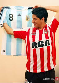 Enzo nicolás pérez (maipú, 22 de febrero de 1986) es un futbolista argentino. El Pincha Recordo A Enzo Perez Con La Camiseta
