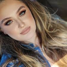 Rashonda Moore's Instagram, Twitter & Facebook