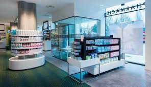 Pharmacie Parapharmacie Agencement Pharmacie Design Retail Beauty Display Concept Architecture In Agencement Pharmacie Pharmacie Design Pharmacie