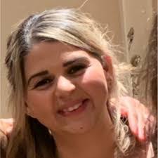 Mia Martinelli's Instagram, Twitter & Facebook