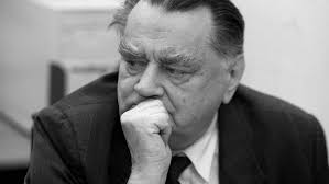 Uchwałą sejmu z 5 czerwca 1992 jan olszewski został pozbawiony urzędu na skutek uchwalenia wotum nieufności. Zmarl Byly Premier Polski Jan Olszewski Podegrodzkie Info