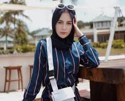 Gamis biru dongker kombinasi pink. Belajar Mix N Match Yuk Moms Kombinasi Warna Baju Dan Kerudung Ini Bisa Jadi Inspirasi