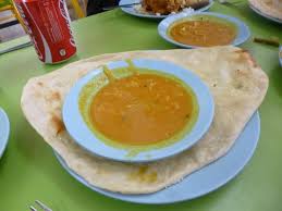 Roti canai dengan kuah kari ini merupakan makanan khas india yang telah terkenal karena terbilang cukup unik dan memiliki rasa yang lezat. Roti Canai Banjir Kuah Dhal Picture Of Restoran Kassim Mustafa George Town Tripadvisor