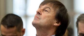 Une semaine plus tard, nicolas hulot propose à florence lasserre d'assister au tournage de son émission okavango. Exclusif Comment La Maison Corse De Hulot A Retreci Le Point
