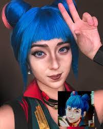 Dawn Lupton's Instagram, Twitter & Facebook