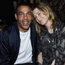 Ellen Pompeo Wedding Ring In 2020 Cool Wedding Rings Wedding Ring For Her Wedding Scene