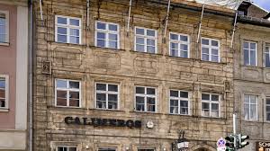 Ein kleinod ist die denkmalgeschützte, klassizistische ladeneinrichtung des teeladens aus dem jahr 1810. Denkmalgerechte Instandsetzung Des Gasthaus Zum Steinernen Haus