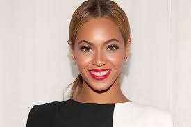 Presenting the top ten hottest female singers. Abouther S Top 10 Most Beautiful Singers In The World About Her