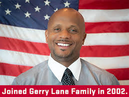 Jennifer Derbes's Instagram, Twitter & Facebook