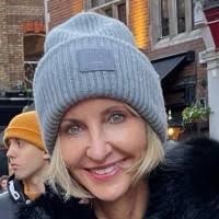 500+ "Pat Weaver" profiles