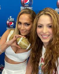 Jennifer lopez and shakira teamed up for an unforgettable super bowl halftime show. Jennifer Lopez Et Shakira Font Le Show Au Super Bowl Video Raprnb
