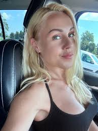 Ви теж не зрозуміли, куди поділося літо? 🤔 Давайте зловимо ці останні  теплі дні на повну — щоб вони лишилися в памʼяті соковитими, як яблучко 🍎