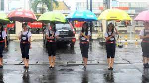 Dan saat ini, kendaraan hybrid dan bertenaga baterai telah tersedia secara komersial dan dapat diterima masyarakat secara luas di seluruh dunia. Soal Pilihan Ganda Produk Kreatif Dan Kewirausahaan