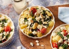 Gnocchi Mit Kirschtomaten Knoblauchspinat Und Schafskase Rezept Rewe De Kirschtomaten Rezepte Rezepte Mit Schafskase