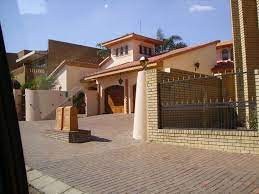 Did You Know There Were Beautiful Houses In Soweto Beautiful House Images Beautiful Homes Beautiful House Plans