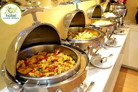 Untuk makanan utama ada berbagai pilihan menu mulai dari nasi goreng seafood, Halal Bihalal Ayo Eratkan Silaturahim Keluarga Teman Dengan Makan Bersama Di Zest Hotel Jemursari