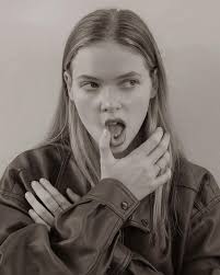 Rachel Dray's Instagram, Twitter & Facebook