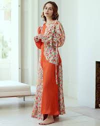 Touch me (i want your body) extended version — samantha fox. Emilia Clarke Feet Of The Fabulous