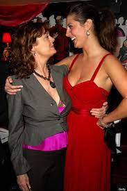 She and martino, 39, welcomed their third. Sarandon Daughter Team For Mother S Day Eva Amurri Susan Sarandon Susan Sarandon Hot