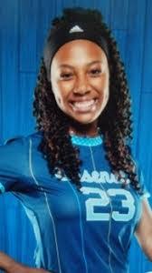 Eloise Williamson's Instagram, Twitter & Facebook