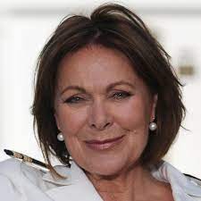 Heidi is related to monique c keller and lea robinson as well as 3 additional people. Heide Keller Verlasst Das Zdf Traumschiff Chefstewardess Beatrice Geht Von Bord