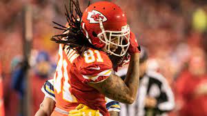 Kelvin benjamin is an american football wide receiver for the new york giants of the national football league. New York Giants Sign Former First Rounder Kelvin Benjamin