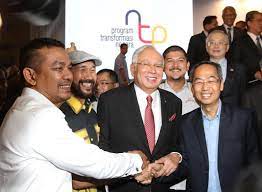 Belum sempat nak soal, yang banyak david teo terus dia nak cakap, tapi sebab dia banyak bunga ayat dia, so tak sempat nak cakap. Pm Puji Mat Over David Teo Semasa Mstar