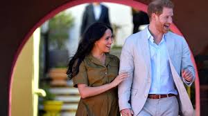 It's no wonder that prince harry refuses to make any comments about james hewitt or even mark dyer for that matter, as he's always maintained that prince charles is his one and only real father. Meghan Markle Sie Sind Die Taufpaten Von Baby Archie Brigitte De