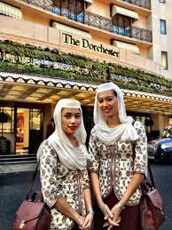 Royal Brunei Cabin Crew Brunei Auxiliar De Vuelo Traje Tradicional