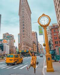 New York New York This City Has Something Magical It Has A Charm That Makes It Unique And Magni New York Pictures Best Vacation Spots Flatiron Building