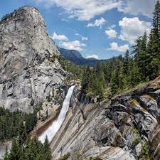 Hiking To Upper Yosemite Falls And Yosemite Point Best Hikes Yosemite Falls National Parks Trip