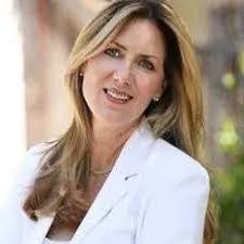 Mindy Becker's Instagram, Twitter & Facebook