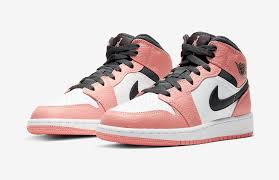 Keeping your spirits high and your kicks fresh, jordan brand drops the volt gold colorway of the air jordan 1 high. Air Jordan 1 Mid Gs Pink Quartz Snipes Archives Sneaker News Release Dates 23isbest Com