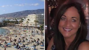 Chris, 33, täckte hela kroppen med tatueringar