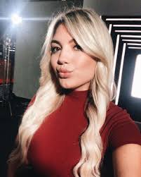 11 9k Likes 434 Comments Giannina Milady Gibelli Gianninagibelli On Instagram Tonight S The Night Just A Couple More Ho In 2020 Interesting Faces Hair Couples