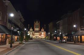 The 10 Most Beautiful Towns In Kentucky Kentucky Small Town America Land Between The Lakes