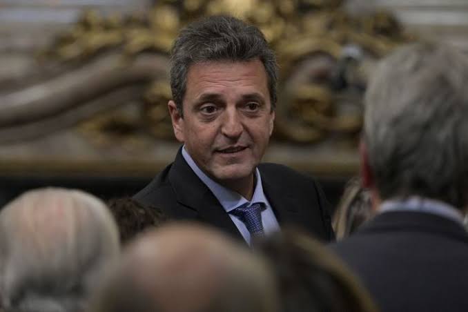 Argentina's President Names Third Economy Minister in Less Than a Month -  WSJ