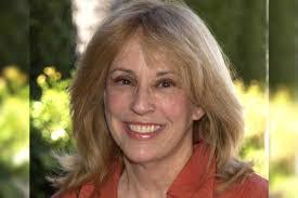 Donna Petry's Instagram, Twitter & Facebook