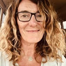 Christine Cutts's Instagram, Twitter & Facebook