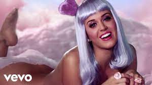 Katy Perry - California Gurls (Official Music Video) ft. Snoop Dogg -  YouTube