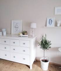 Graue Sternmobelknopfe Auf Der Ikea Hemnes Kommode Stern Mobel Ikea Hemnes
