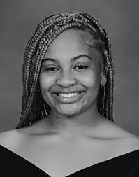 Charlotte Kincaid's Instagram, Twitter & Facebook