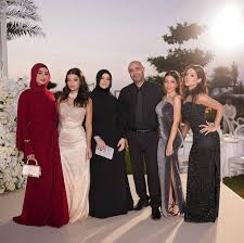 Image result for tbn:AWzYY9q209rRYM::rho0ofa.jeeran.com/24947_ABEER__ROSE.jpg